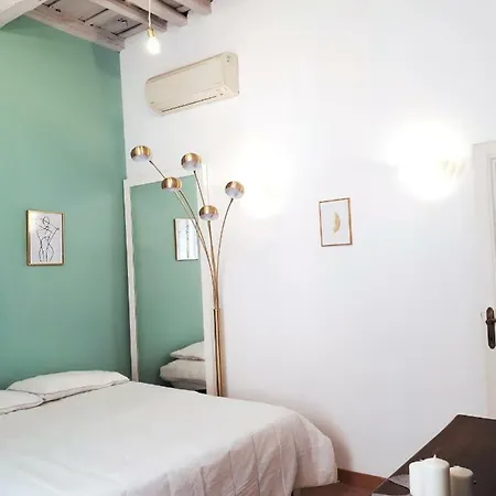 Studio Via Dell'archetto Apartment