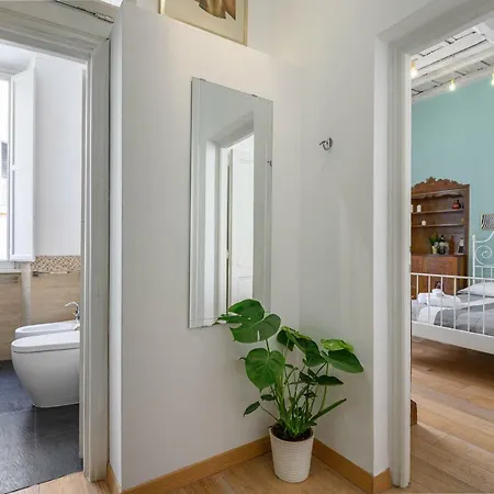Studio Via Dell'archetto Rome